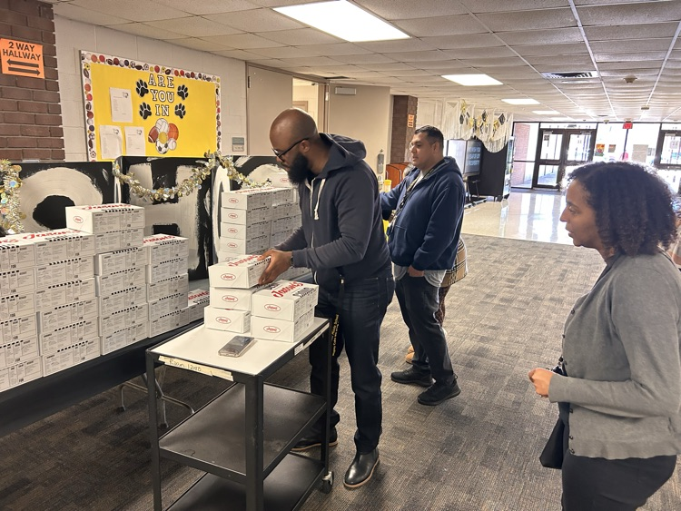 alief_middle's tweet photo. Thanks @Jasonsdeli &amp; our AMS Admin Team for the great lunch! | #STRONGreturn | @Sroninub2Newby @HeyMrsCarterrrr @MMrbracy @aliefisd @TheExecEFFECT | Connect with us: https://t.co/bPCyQCnRqe | https://t.co/j4N6rRmeYq https://t.co/99F8F090zq