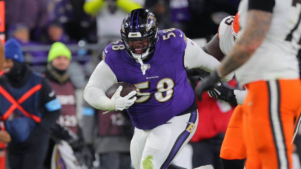 After his electric interception, Ravens DT Michael Pierce said he kneeled because "The bus was out of gas"

A perfect response for someone who will now land himself on one of the NFL's most underappreciated lists

The NFL’s best "Big Man” plays (A Thread) ⬇️
