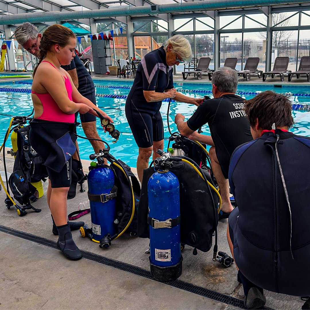 SOSdiving's tweet image. Learning the ropes (and regulators!) with our expert instructors! 🤿
Ready to start your underwater journey? New classes forming now! 

#ScubaTraining #LearnToScuba #DiveLife #ScubaDiving #DMVDivers