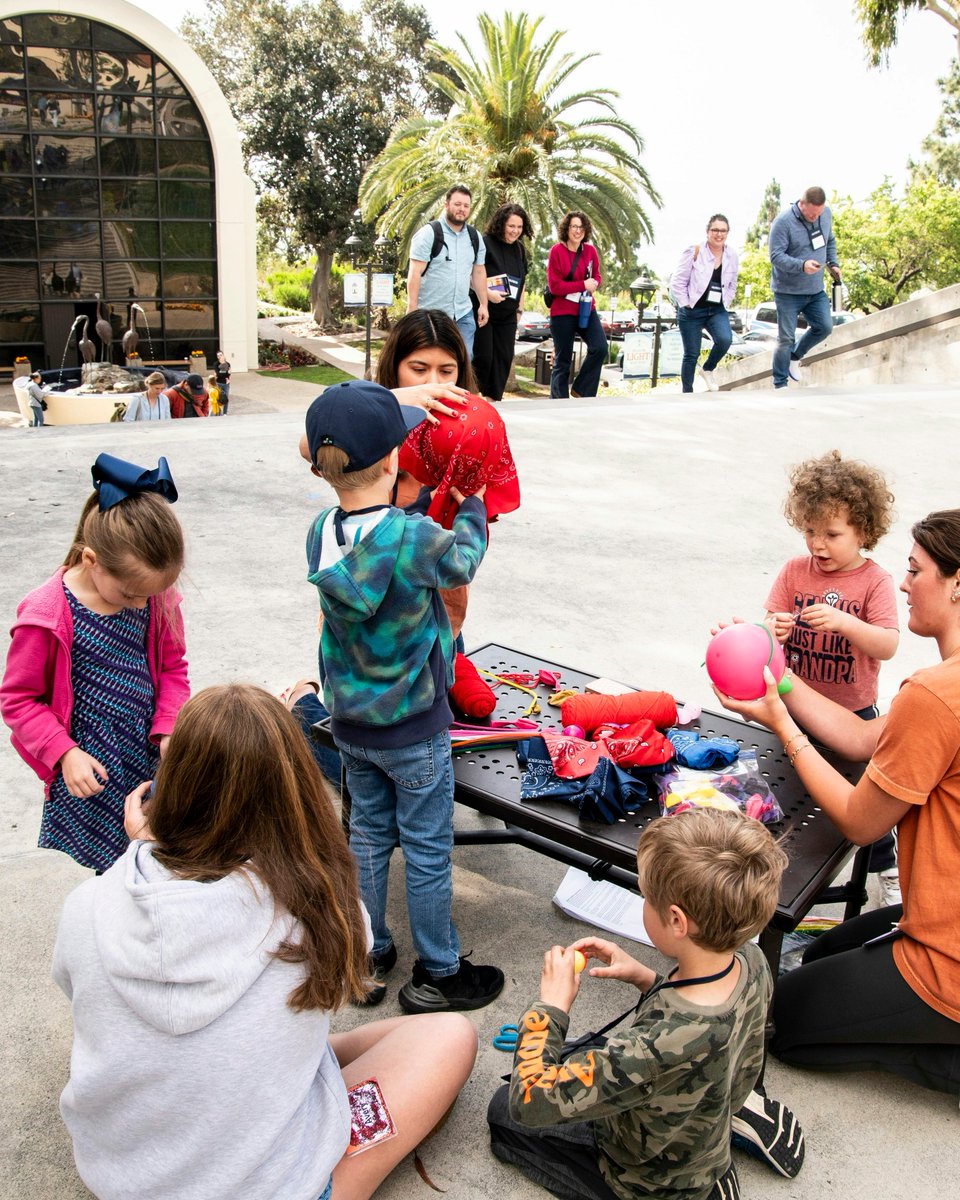 Our Making Waves children's program helps kids learn and grow while you attend classes! 🌟  

From crafts to Bible stories, our amazing student staff helps children see that the Kingdom of God is alive—and they’re part of it!

engage.pepperdine.edu/s/lt-event?id=…

#MakingWaves #Harbor2025