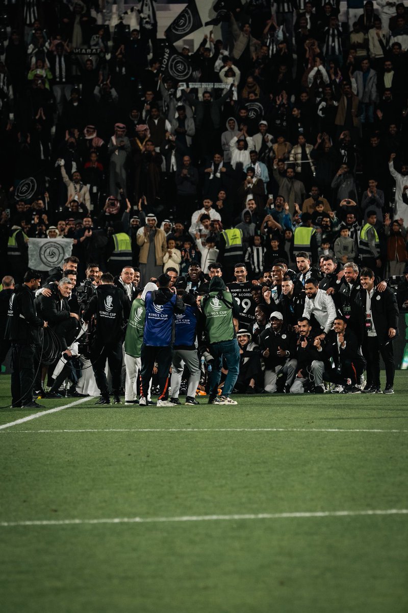 RobertRenan10's tweet photo. All together 🙏🏾🖤 https://t.co/KW4DpROfDv