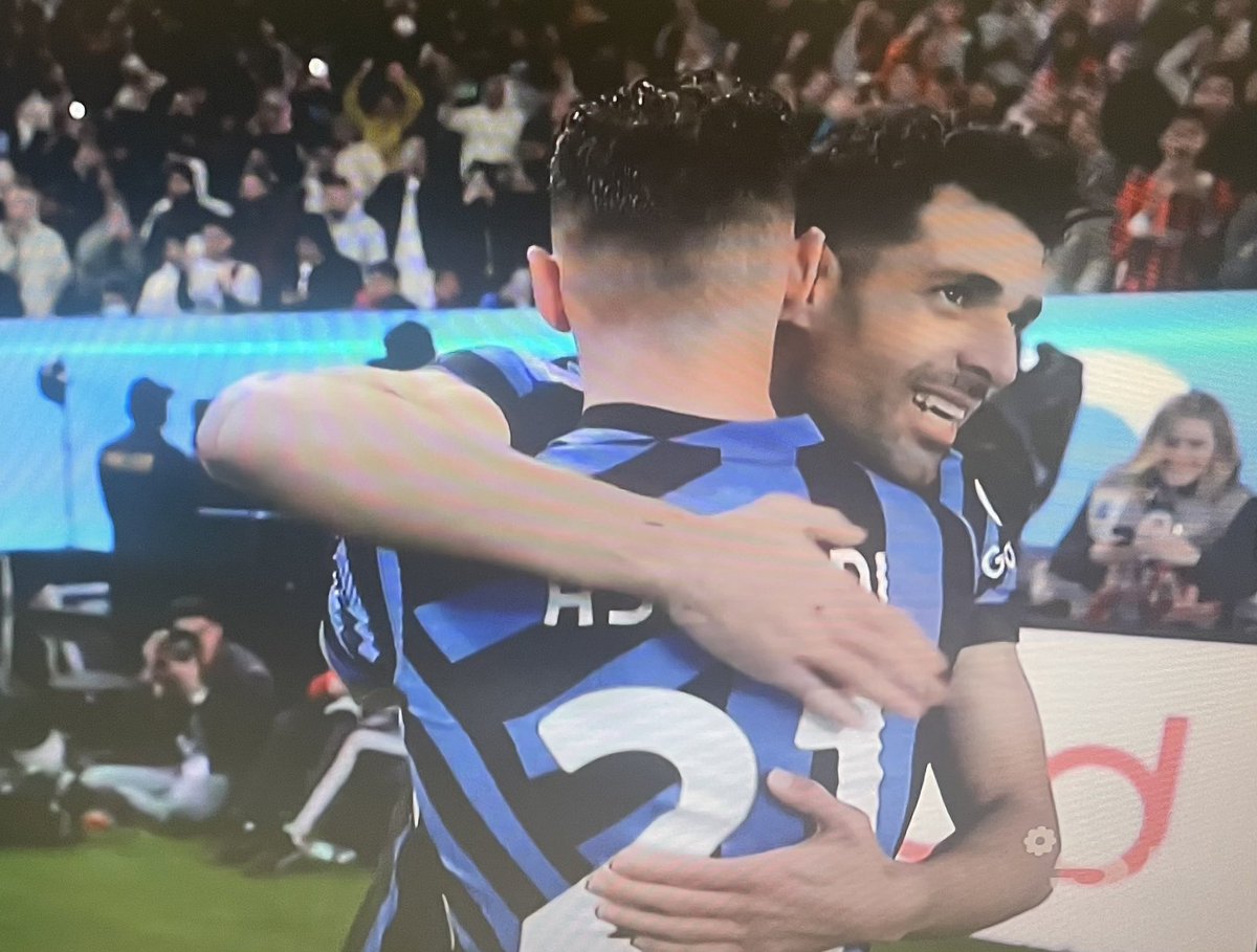 FBiasin's tweet photo. Dalla Persia con furore!!! #InterMilan https://t.co/6WNab7uzGl