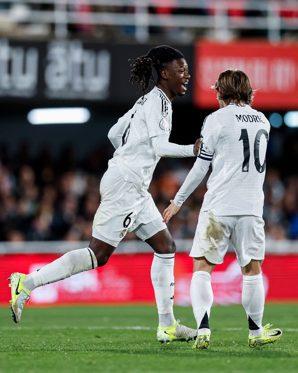 realmadrid's tweet photo. 🌟 @FedeeValverde
🌟 @Camavinga
#LaCopaMola https://t.co/tKolMxUt3M