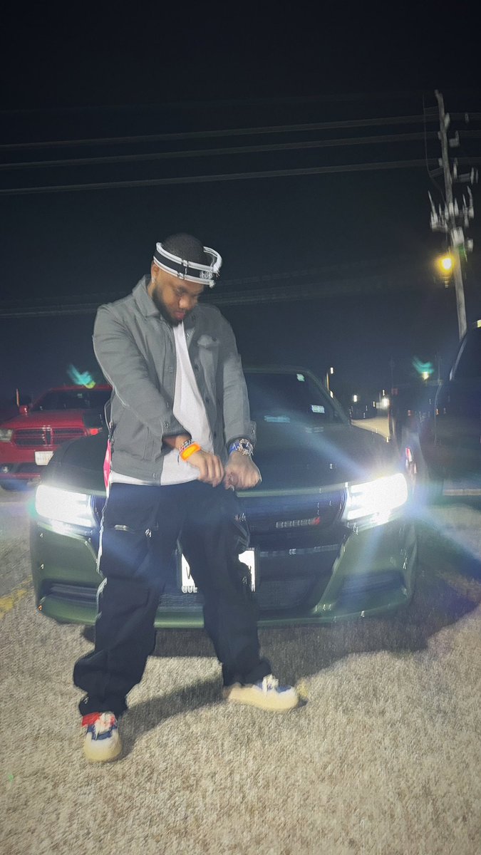 Zyboykinzz tweet picture