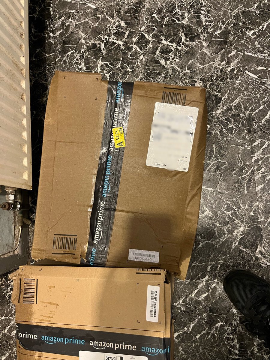 DanHitchens's tweet photo. @AmazonUK What’s the point in selecting a safe place if all #AmazonDrivers are gonna do is leave it on the step in the pouring rain, it’s an absolute joke #EpicFail https://t.co/875jhKHxNp