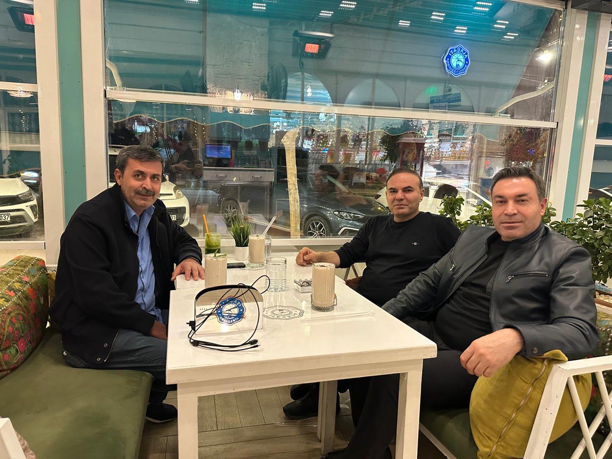 Değerli başkanlarımla birlikte güzel bir sohbet <a href="/mustafaonal63/">MUSTAFA ÖNAL</a> <a href="/muratcevheri/">Murat Cevheri</a>