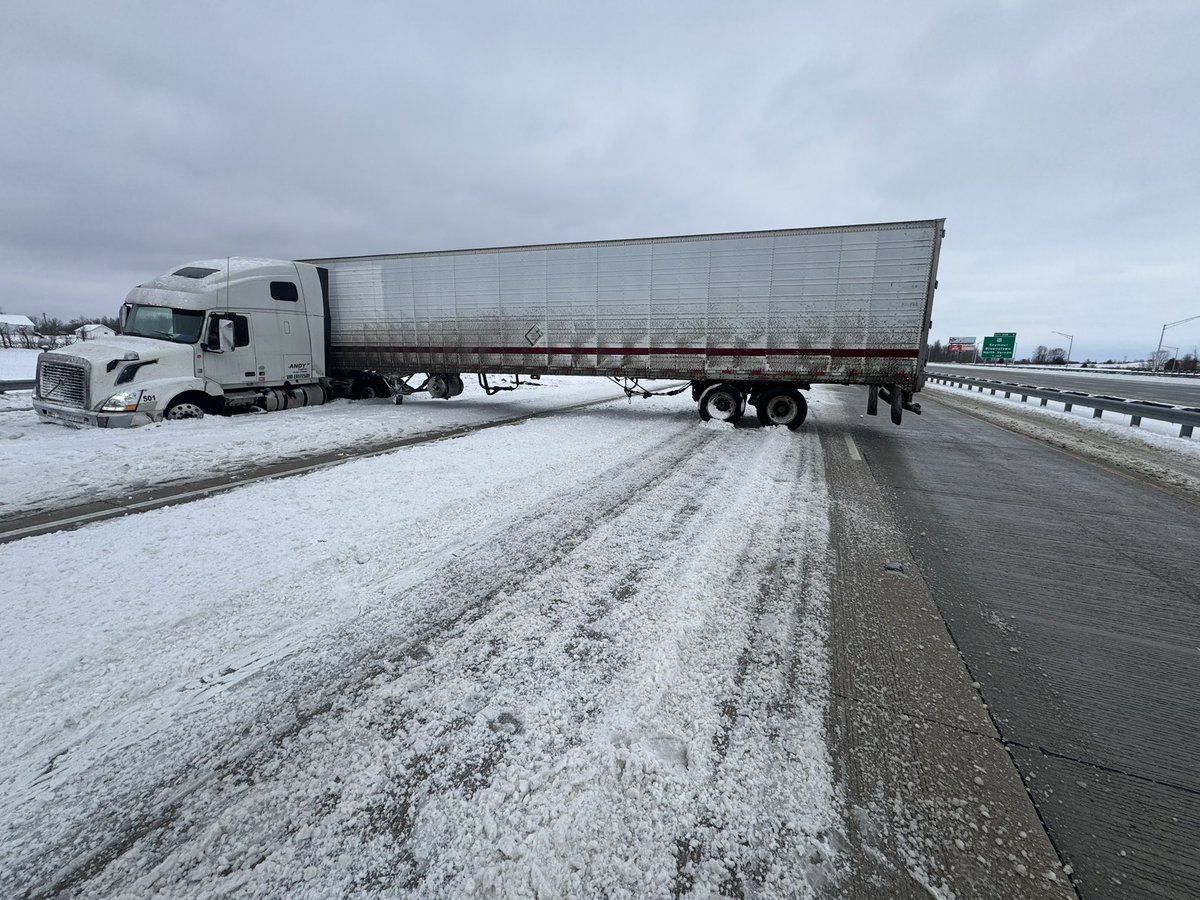ISPVersailles's tweet image. 1/6/25 3:15 pm
Troopers are on the scene of a jacknifed semi and a passenger car off the roadway on I-65 Northbound near the 51 mile marker in Jackson County. Both vehicles should be removed shortly.
The far left northbound lane remains open.