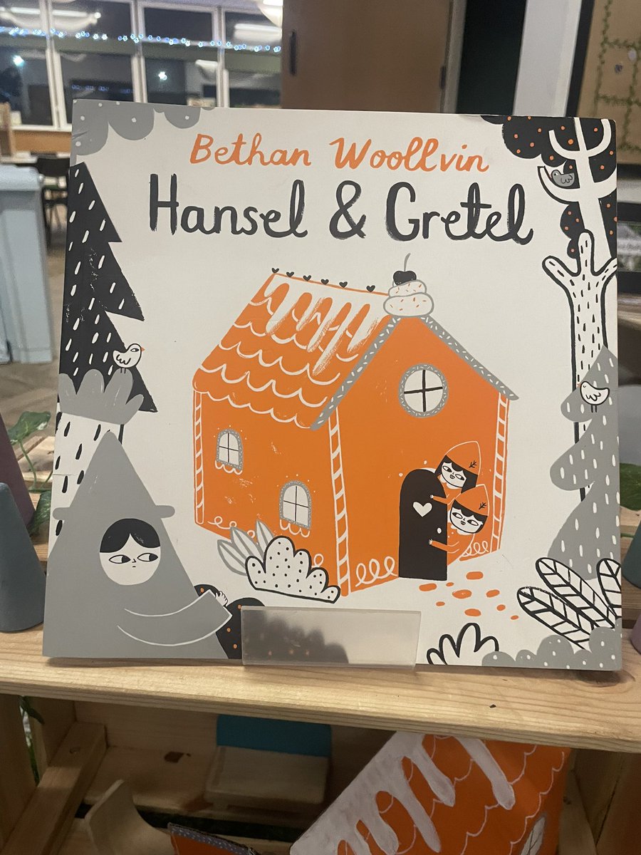 Trying my best to start 2025 off right by posting more ✨ Here is our small world set up for the story of Hansel and Gretel 🧡🍭 Perfect for our topic this term of Tradition Tales - this adaptation by Bethan Woollvin brings a twist to the classic story that the children love! 🍬