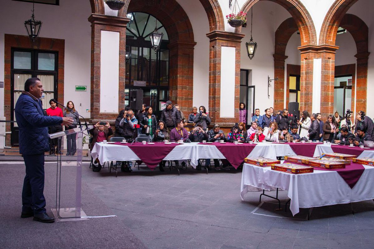rimoba's tweet photo. 🎙️ 🎤 Hoy dialogué con reporteros y comunicadores de #Toluca durante nuestra primera conferencia de prensa semanal, “La Toluqueña”.
Compartí los avances de las primeras 96 horas de transformación con el programa #TolucaSePoneGuapa. https://t.co/0WQFp49M98