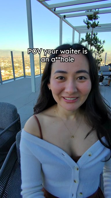 The worst waiter ever ? https://t.co/OaTDkte1em