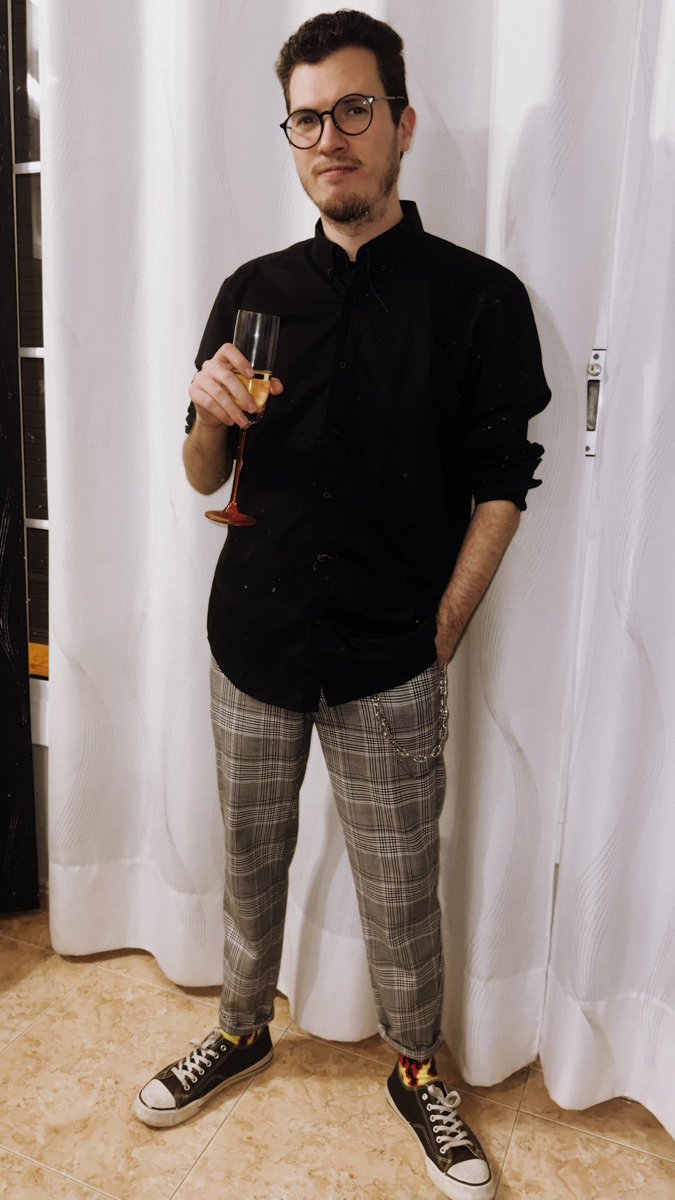 yobecneliseht's tweet image. Es muy tarde ya para felicitar el año nuevo? 🥂🎉 #internetexplorer