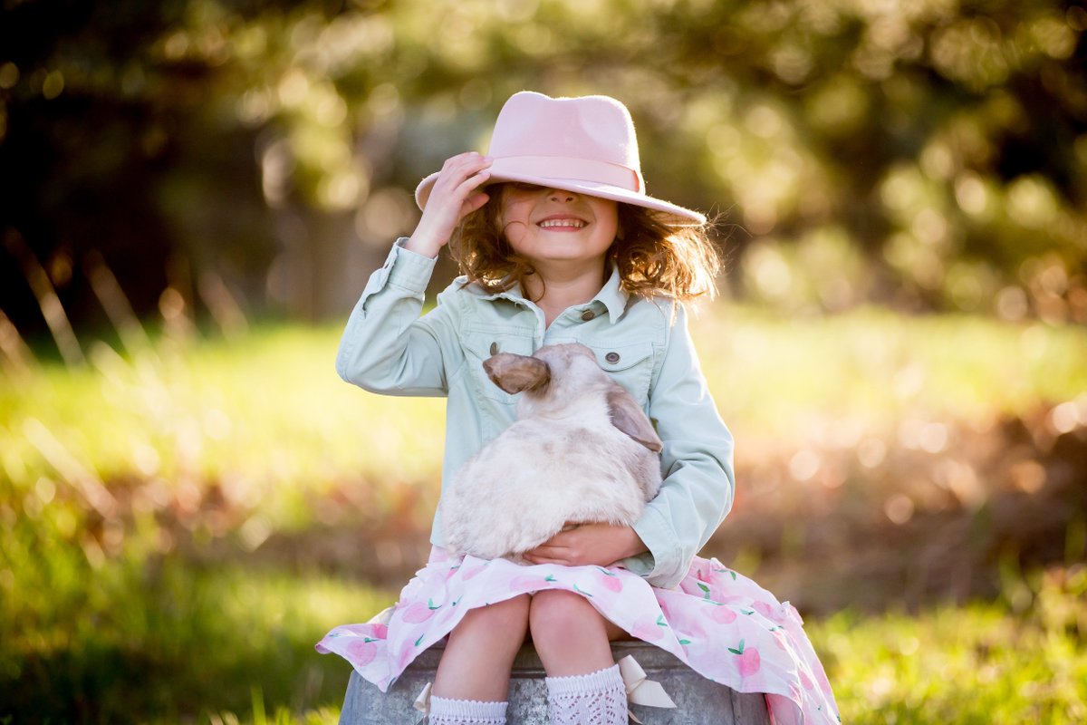 candidapplebc's tweet photo. IT'S HERE!  Springtime On the Farm is now open to the public!

We are thrilled to announce the details of our most anticipated Mini Session Event of the year! ⠀

Connect with us today to book! https://t.co/yWKCw0w7dj