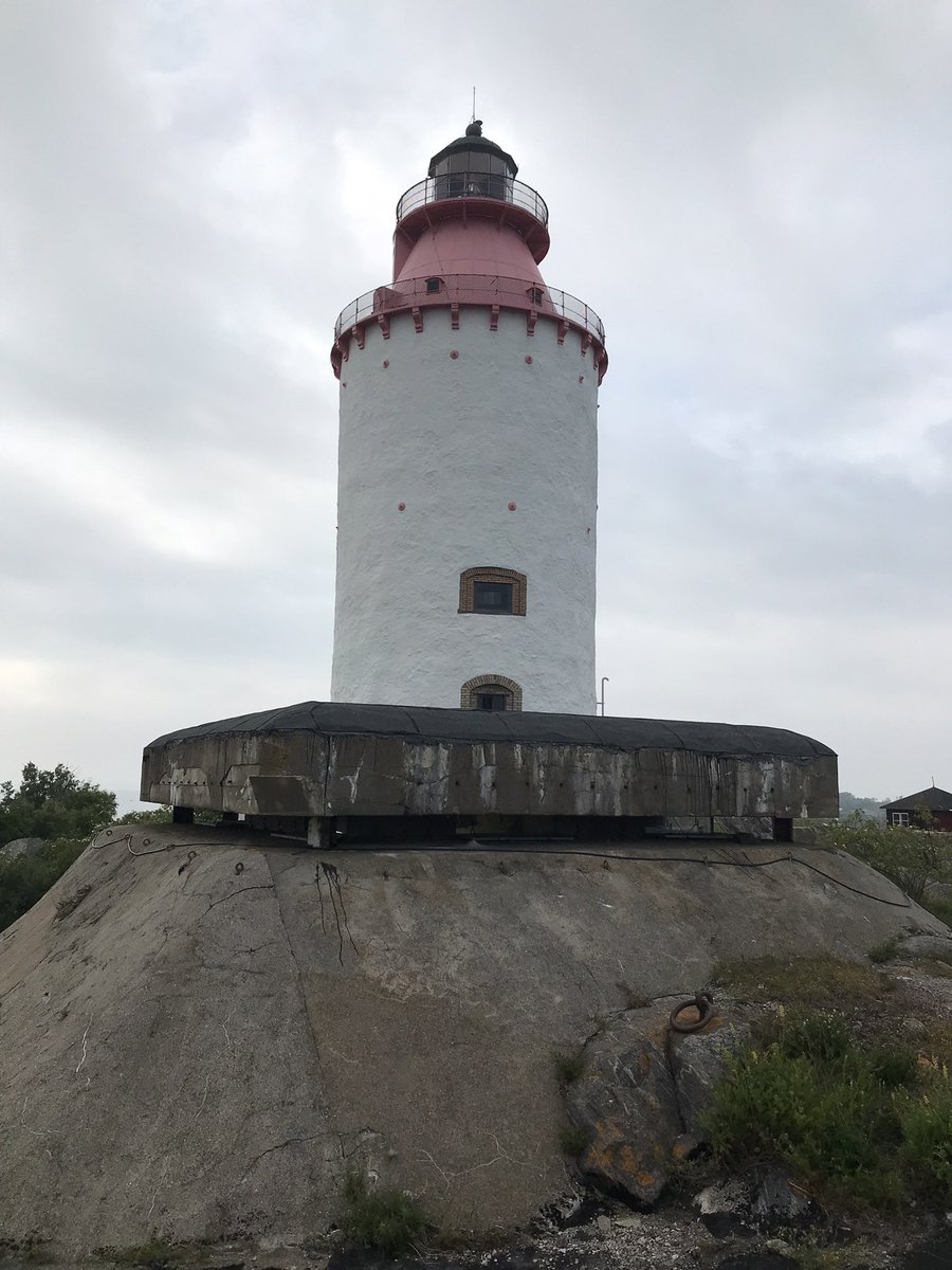 mats_kramer's tweet photo. @Rackhamred1 Alternativa vyer. Bra idé förresten, sen som kvällsaktivitet, när ryssen lurats ur kurs mha fyren, tar vi en promenad norrut på Öja och drar igång den sista 12/70 och spelar sänka skepp med honom. Kommer säkert att gå bra…😄 https://t.co/FIwZvx1eF8