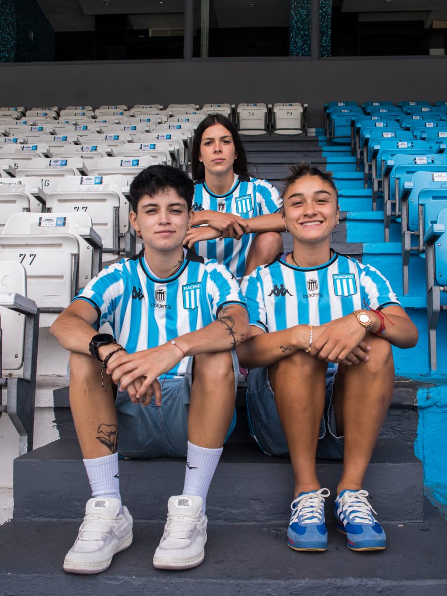 RacingClub's tweet photo. Racing sumó tres refuerzos y renovó tres contratos en su plantel femenino 3️⃣❎3️⃣
Se incorporaron Belén Marijuán (delantera, ex River), Gabriela Herrera (mediocampista, ex UAI Urquiza) y Stefanía Orrego (volante, ex Newell's), todas hasta fin de 2026 👍🏻
Y prologaron su vínculo Serena Rodríguez (dos años más), Dolores Maregatti y Agustina Maturano (fin de 2025) ✍🏻
¡VAMOS ACADEMIA! 💪🏻