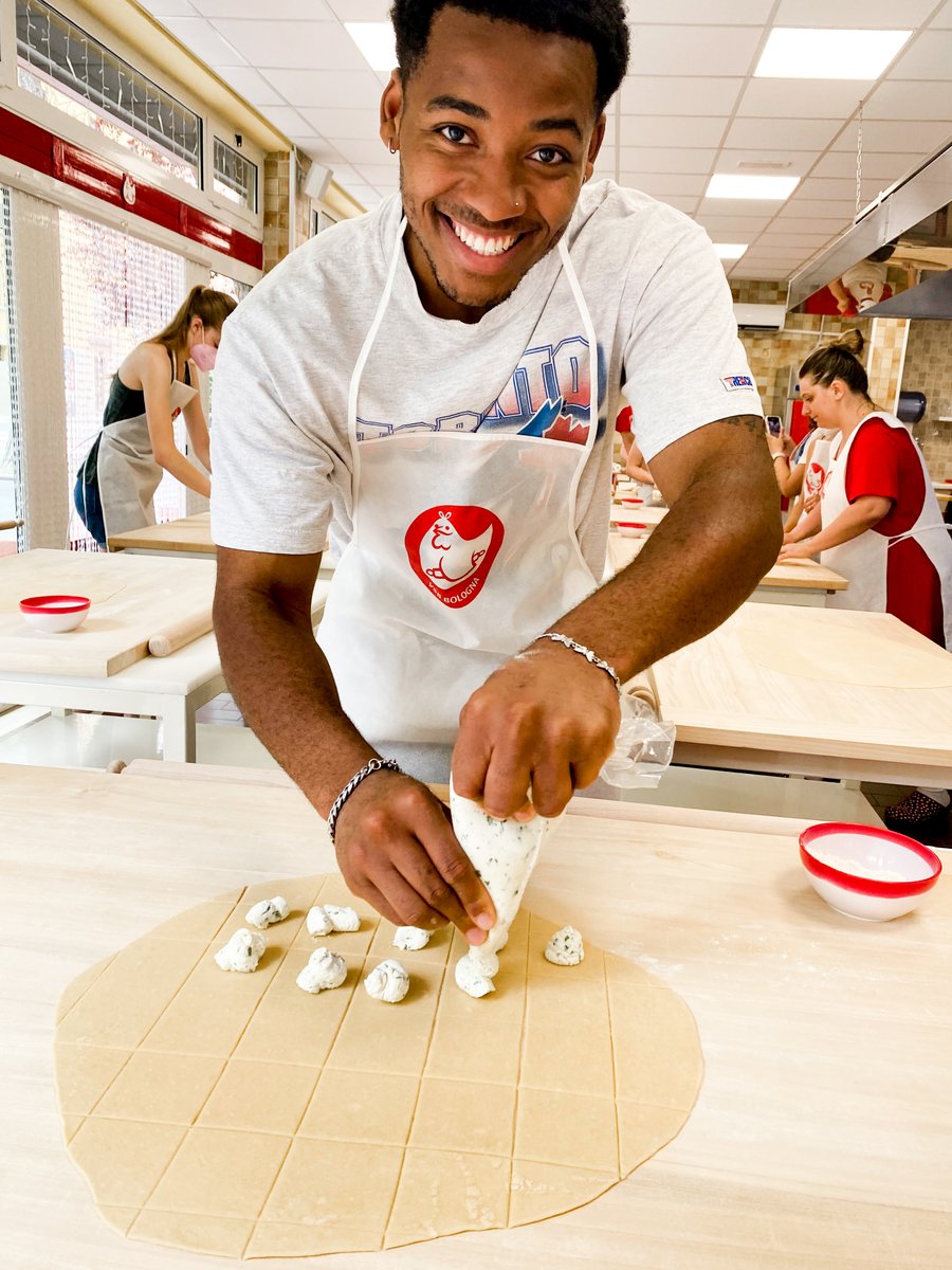 🇮🇹 Join us in Italy this summer to explore the connections between food, culture, and sustainability! 
Start your application today at ow.ly/bNmF50UAErG

#SITStudyAbroad