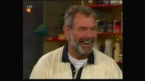 Is Jan in Zweden niet gewoon klusjesman Nico van Eigen huis en tuin van vroeger? #grebbenhoutendeur  #benbvolliefde