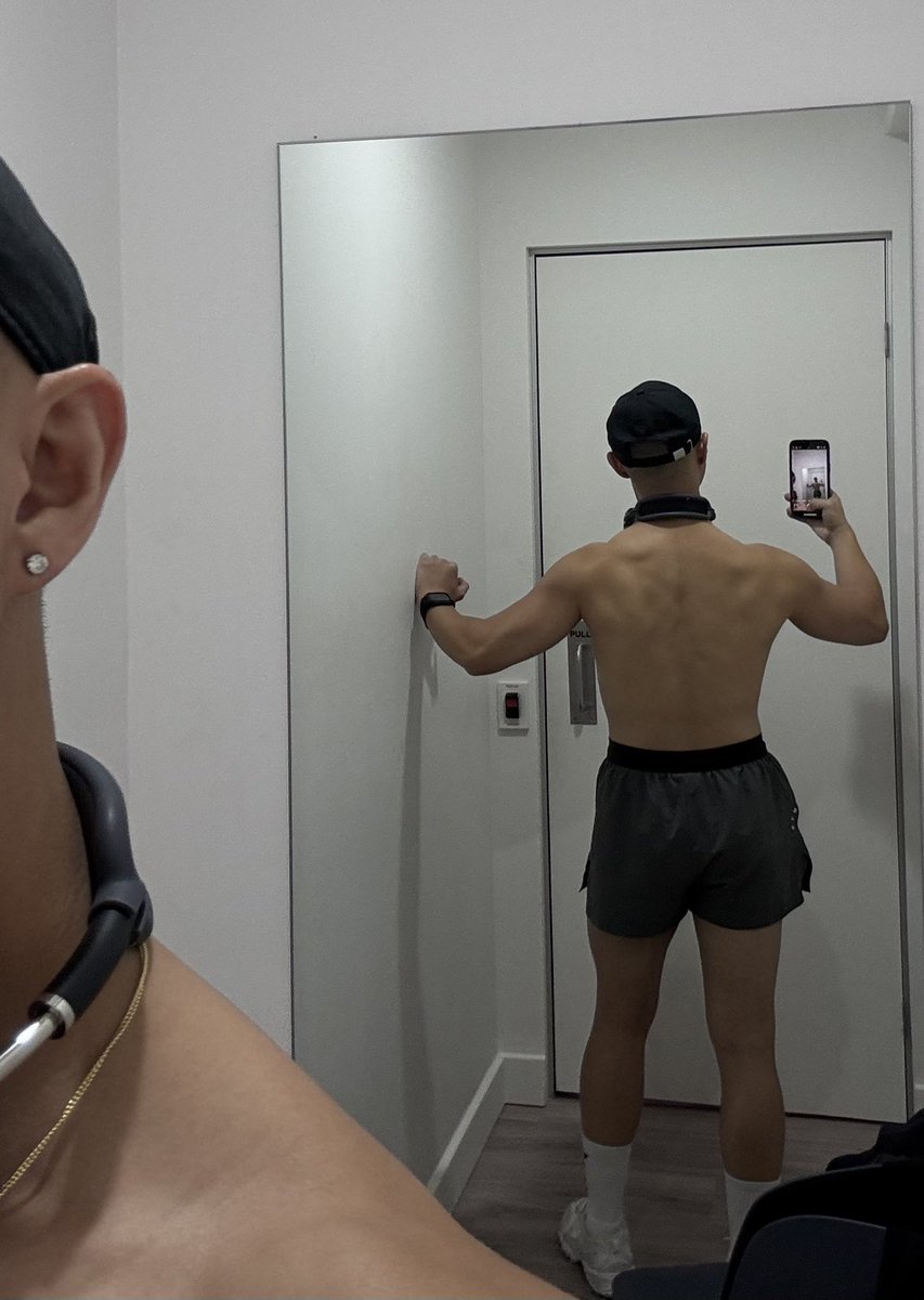 ed1011010's tweet photo. 🤪 https://t.co/sI0Or3HXeT