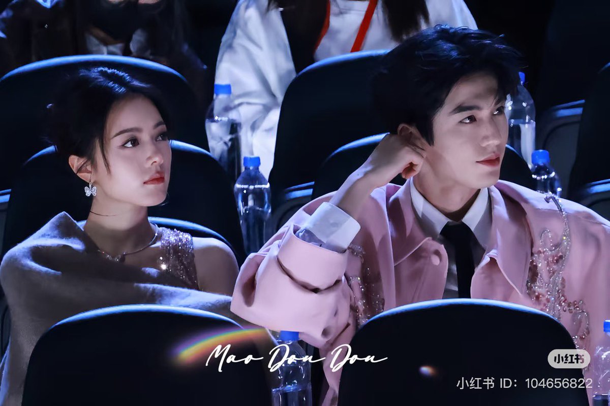 shilitaohua22's tweet photo. Ctrl c + Ctrl v
IT'S BEEN 3 DAYS AND I'M STILL HERE. 😭🩷
#ZhaoJinmai #ZhangLinghe #TencentVideoAllStarNight2024 https://t.co/12MGWmtUmw