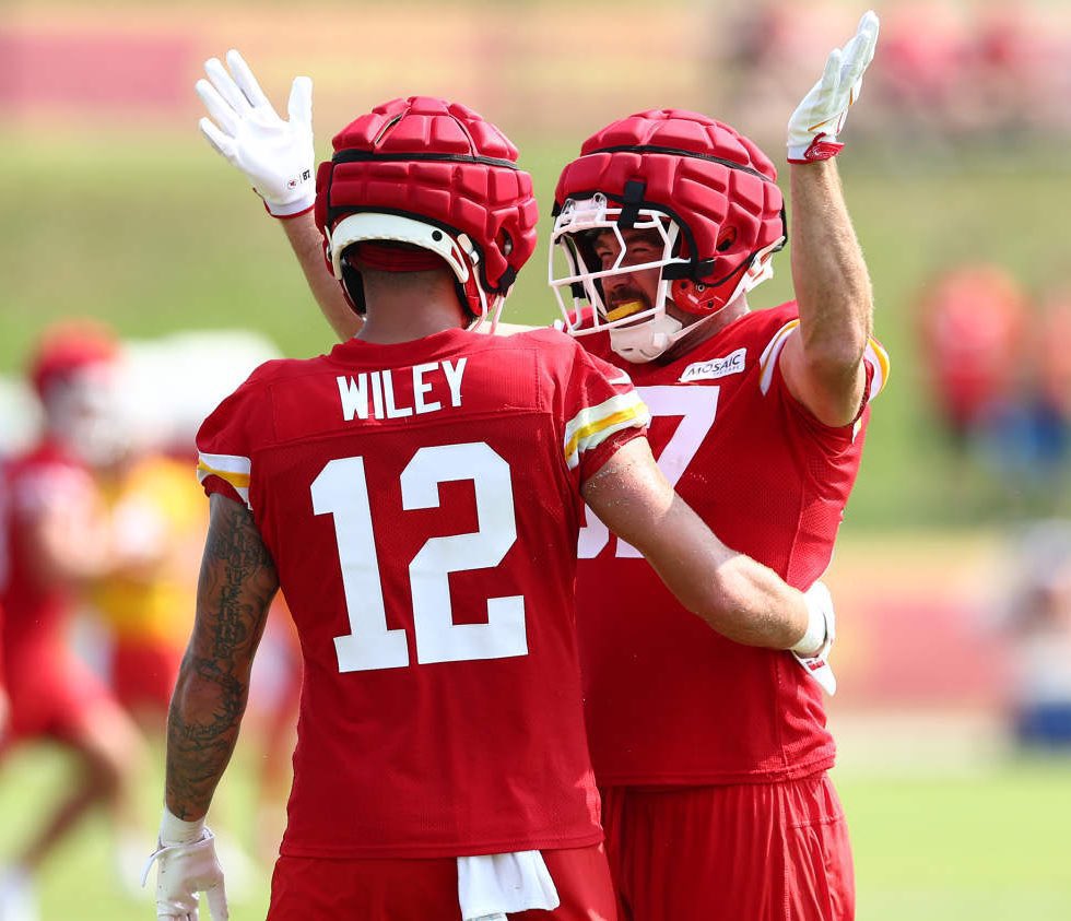 whoistayvis's tweet image. #WPMOYChallenge + @tkelce