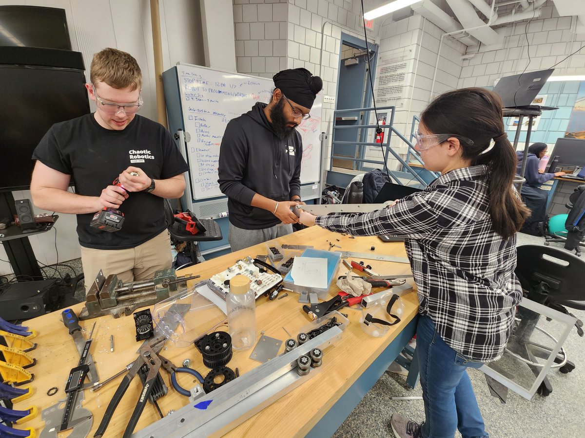 UMNRobotics's tweet image. The day 3 recap of the 2025 RI3D season is out! We made major strides in our systems and programming. We got our parts cut out on the water jet, and they are now being assembled! Check us out on YouTube and ChiefDelphi.

@umncse #omgrobots #firstdive #reefscape