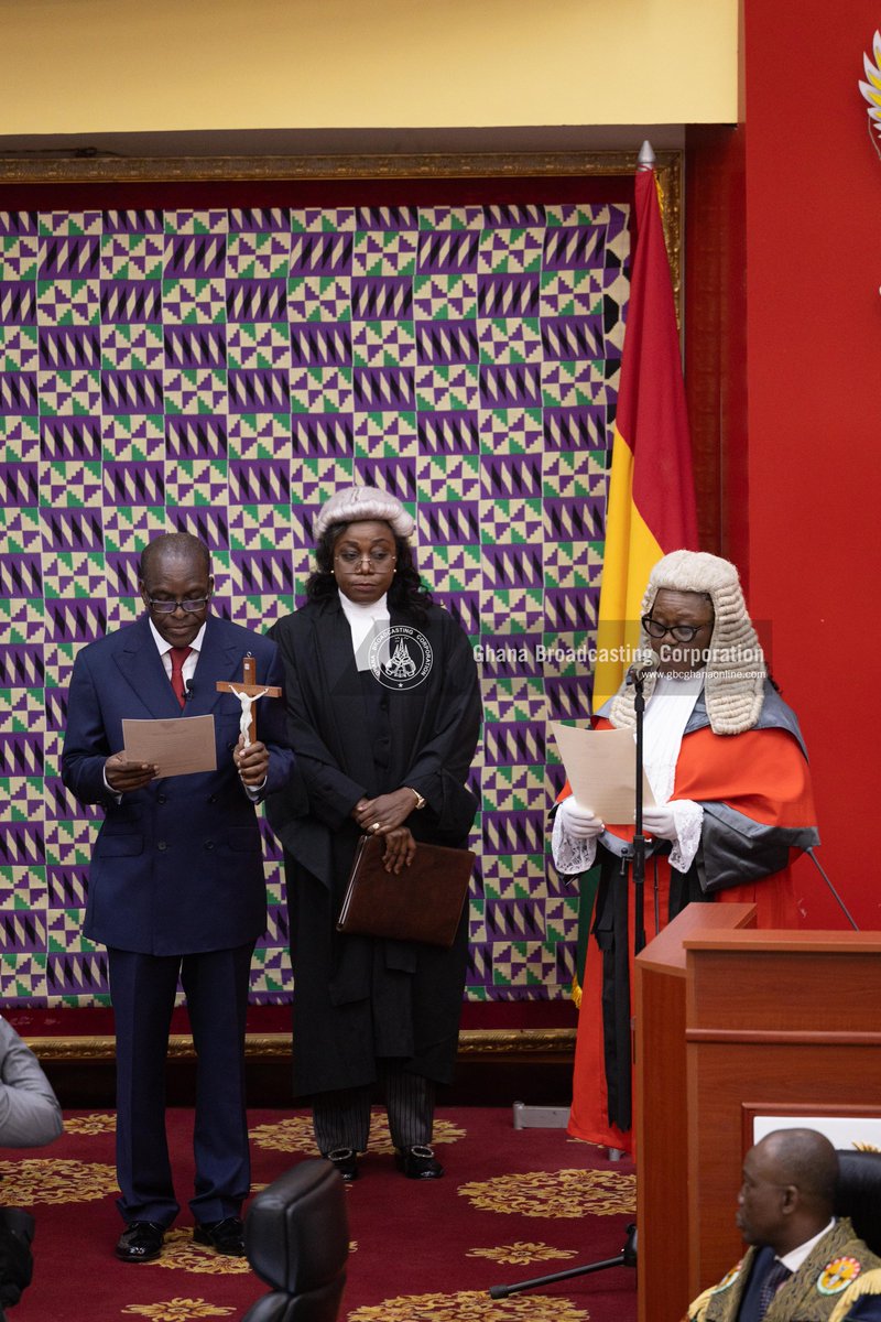 GTV_Ghana's tweet photo. Speaker of the 9th Parliament of Ghana, Rt. Hon. Alban Bagbin takes his oath of office, administered by the Chief Justice, Justice Getrude Araba Esaaba Torkornoo. https://t.co/w7XdFXopO7