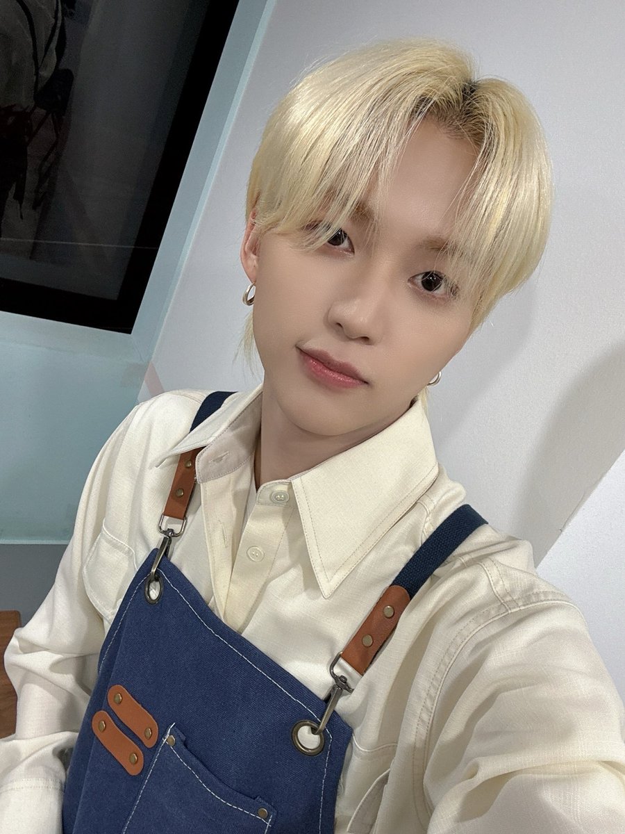 😛😛

#TNX 
#은휘 #HWI