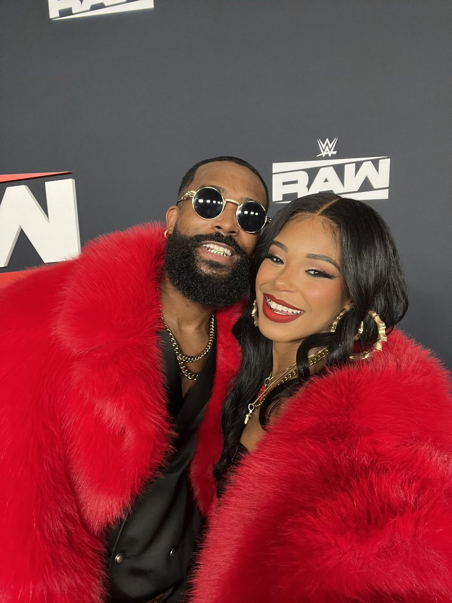 BiancaBelairWWE's tweet photo. RAW on NETFLIX
#RAWonNETFLIX https://t.co/frKeHmYhSG