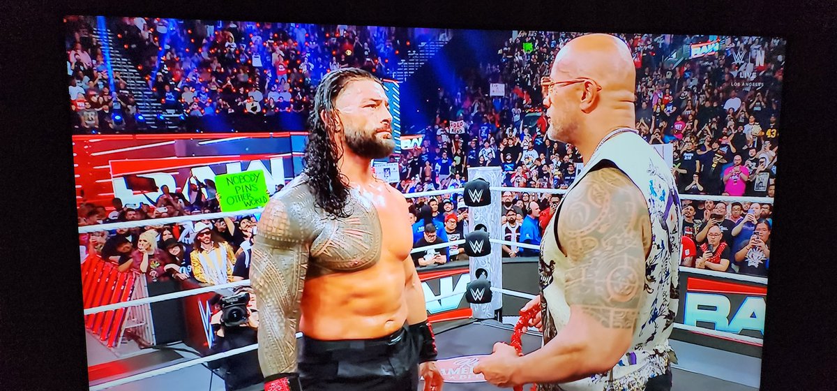Iortiz1128's tweet photo. Ooh Lord
#RomanReing 
#RawOnNetflix https://t.co/J7qH5BrDGs
