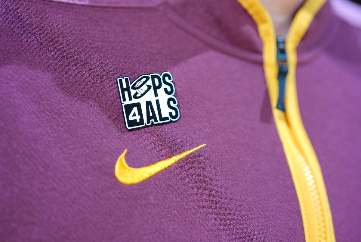 GopherMBB's tweet photo. Shirts and pins for a great cause tonight 🤝 https://t.co/YwUEeA5SuS