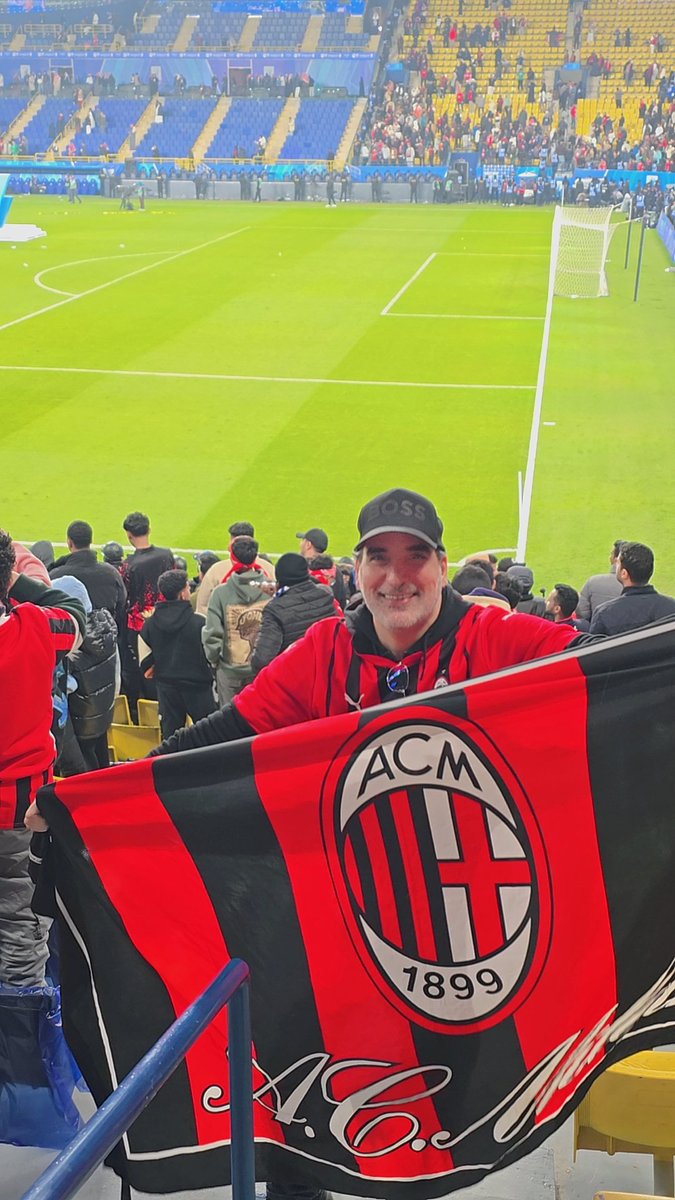 Aziz1391's tweet photo. @acmilanar https://t.co/RviALLANU5