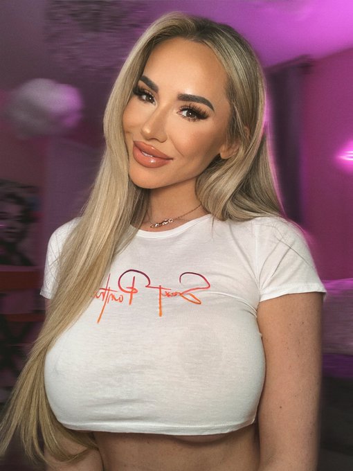 Watch Claudia Fijal's leaked NSFW photo on TwXstars