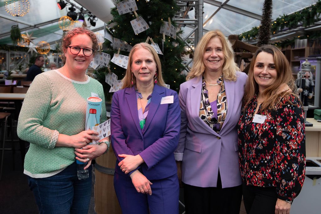 Anna van Popering-Kalkman (@annavanpopering) on Twitter photo Hulde aan al onze vrijwilligers!
Vandaag hebben we hen in het zonnetje gezet met een vrijwilligersfeest. Het was met recht een feestje. Super inspirerend hoe velen zich inzetten voor scouting, voetbal, de duiventil, het en nog veel meer organisaties.
<a href="/GemeenteGouda/">Gemeente Gouda</a> Hulde aan al onze vrijwilligers!
Vandaag hebben we hen in het zonnetje gezet met een vrijwilligersfeest. Het was met recht een feestje. Super inspirerend hoe velen zich inzetten voor scouting, voetbal, de duiventil, het en nog veel meer organisaties.
<a href="/GemeenteGouda/">Gemeente Gouda</a>