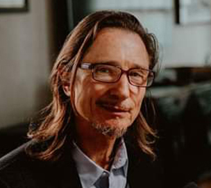 MEET THE CAST OF MANHATTAN TRANSFER

Dominic Keating is Stuart Lund - a somewhat washed up and advertising executive who will ultimately turn to street preaching.

Join Dominic on our great adventure!  Invest in Manhattan Transfer: wefunder.com/manhattan.tran…