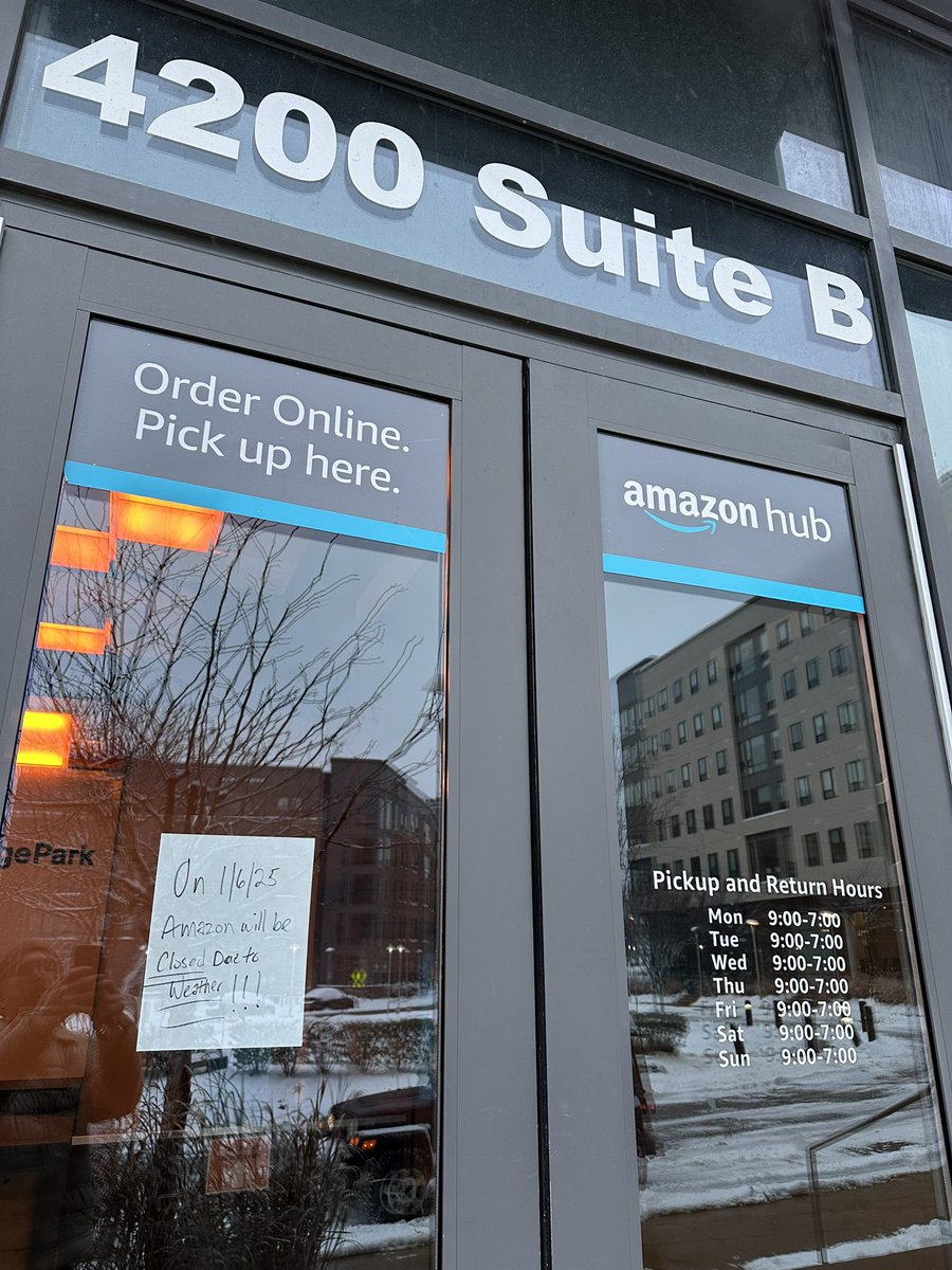 MattDC1234's tweet photo. #AmazonSucks @amazon @Potbelly is open, @Starbucks is open, @BestBuy is open. #wtf Amazon? https://t.co/w7M4cKG8P6
