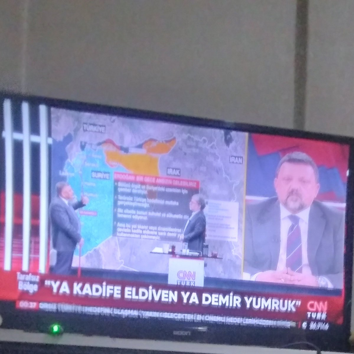 SÜZDE TARAFSIZ BÜLGE  ŞARO COLANİ TARAFI OLMUŞ  HAYAL TEORİKER MİLETİN AKLİYLE ALAY  EDİYORLAR  YAZIK