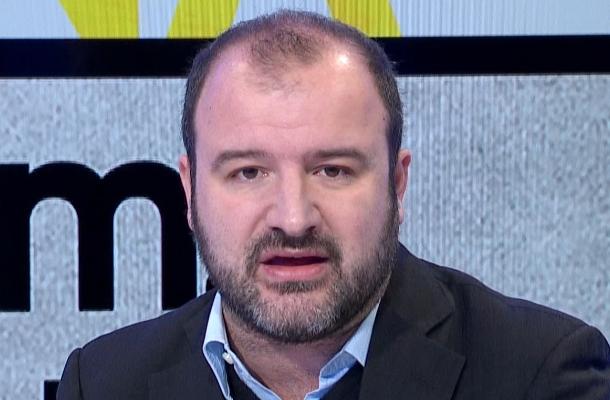 Solidarietà all’amico <a href="/tancredipalmeri/">Tancredi Palmeri</a> che adesso potrà concentrarsi in maniera ancor più intensa al suo sport preferito: denigrare e gufare il #Napoli.