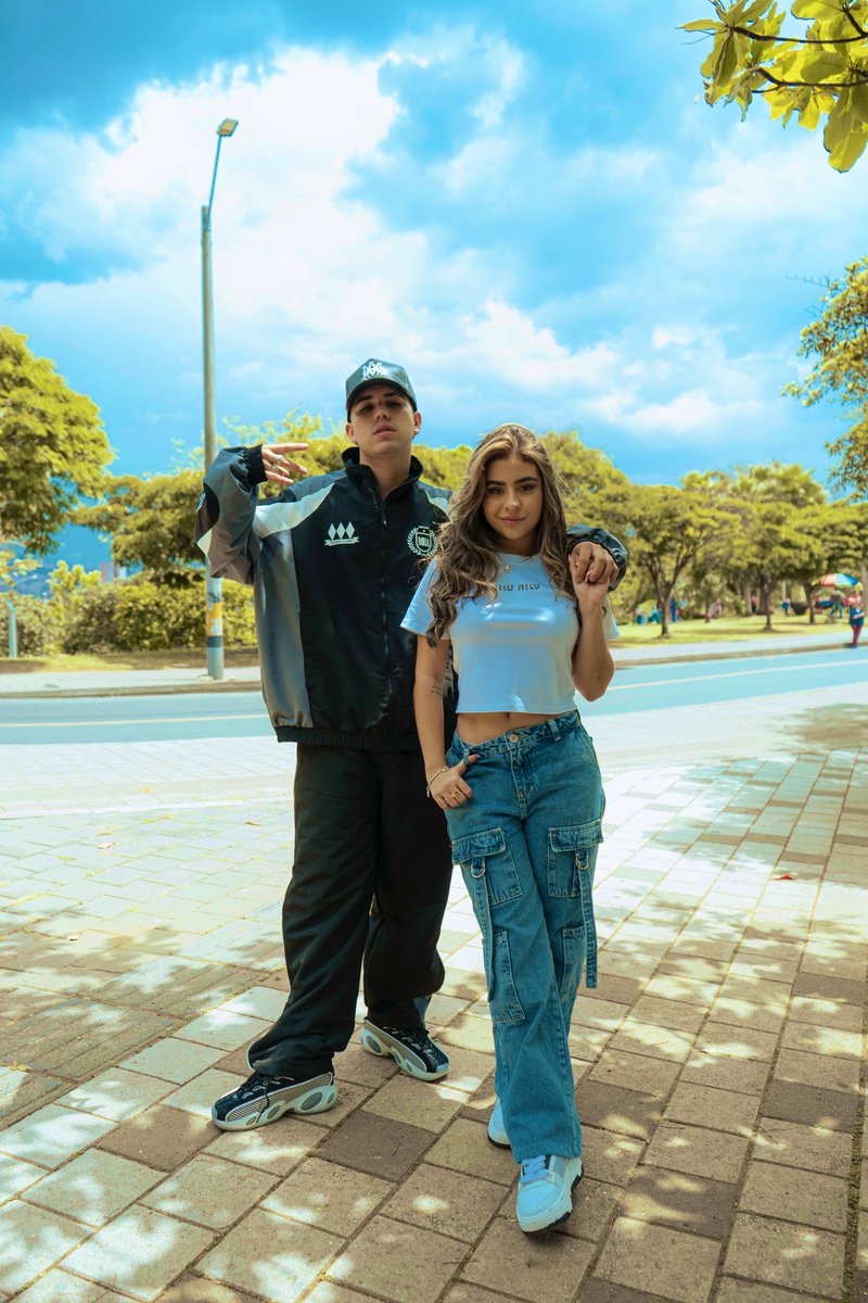 Breineloficial's tweet photo. Aquí con Xile a la F🩷 síganme muchachos que les voy a dar un contenido bien hp🍓 https://t.co/OuCONeRQjX