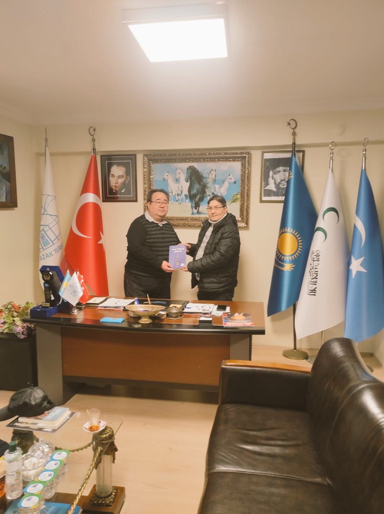 Kurucu Başkanlığını yaptığım Kazak Türkleri Eğitim ve Araştırma Derneği’nin (KATEAD) Başkanı Sn. Süleyman ÖZTOPRAK ve Başkan Vekili Erol YOLCU vakıfımızı ziyaret etmişlerdir, nazik ziyaretleri için teşekkür ederiz.