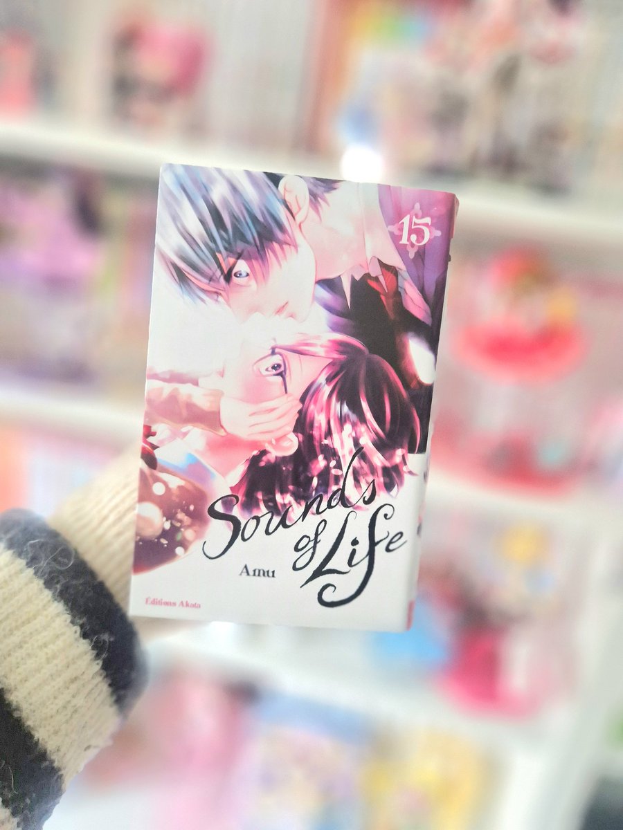 SayaHaruna17's tweet image. Que de belles lectures que j'attendais avec impatience ♡
#yamadakunlvl999 (@Mana_Books_), #soundsoflife (@AKATAmanga). Les relations se développent et c'est beau. Sans oublier le Tome de #WhisperingYouALoveSong (@TaifuYuri) et celui de #yona (@pikaedition) que jai pas encore lu