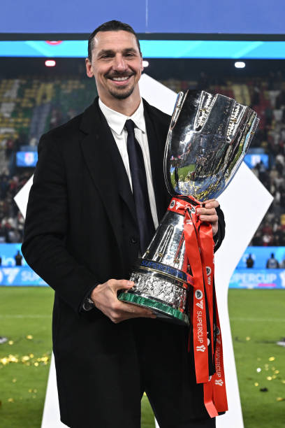 MilanPosts's tweet photo. Zlatan  🔴⚫️ https://t.co/qgwOngCNcZ