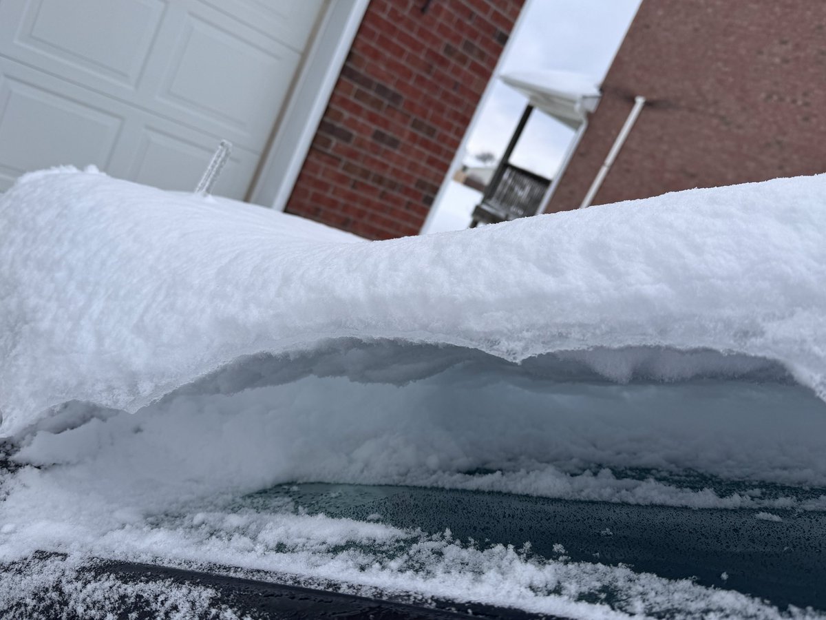 MorrisonsClass's tweet image. The ice layer created some fun “hairdos” and “caverns” on the van today. 😂 #Kywx