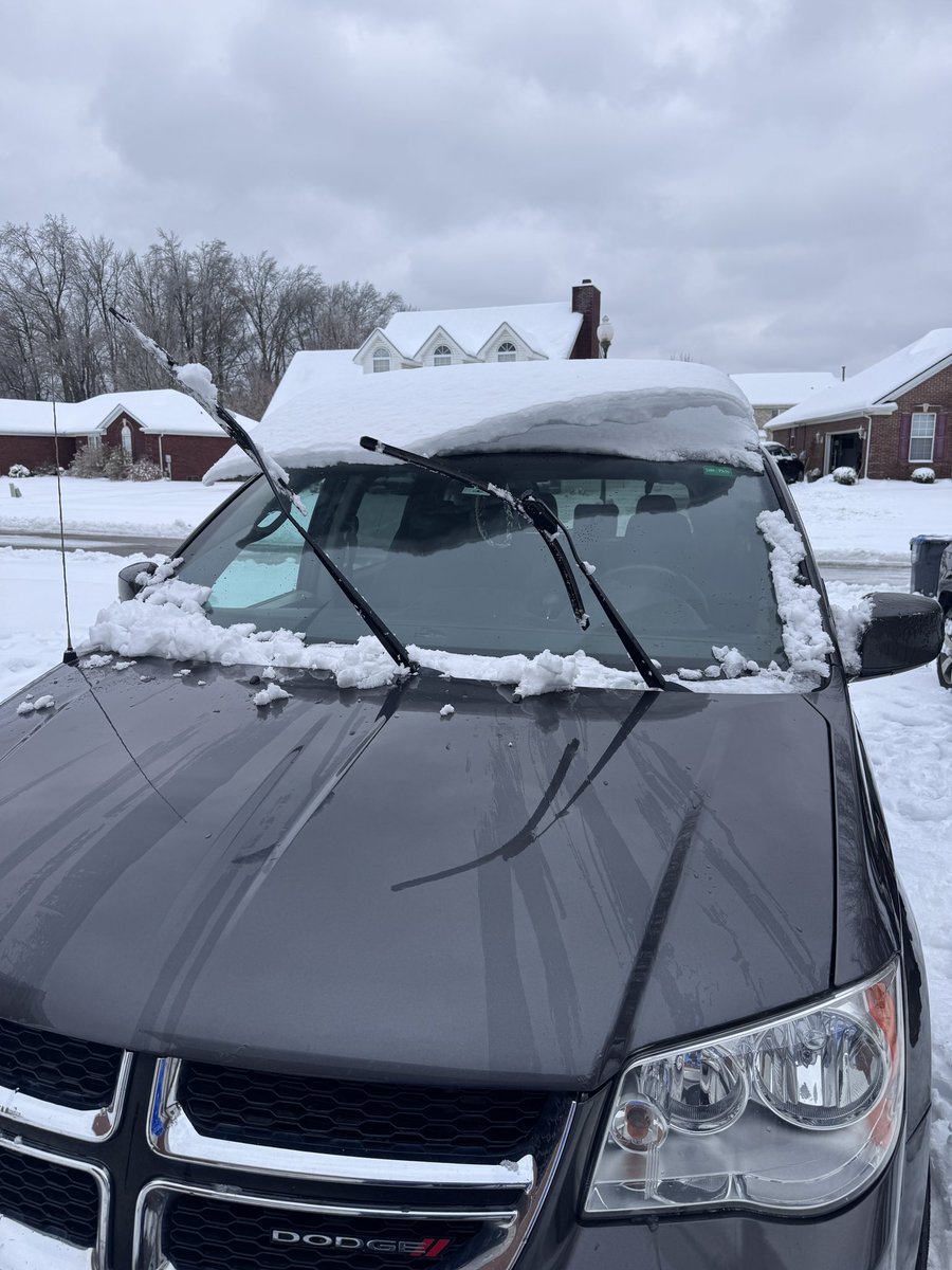 MorrisonsClass's tweet image. The ice layer created some fun “hairdos” and “caverns” on the van today. 😂 #Kywx