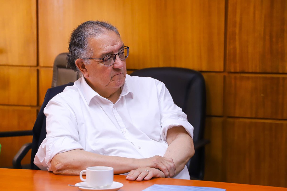 Esteban Valenzuela Van Treek (@tvalenzuelavt) on Twitter photo Reunión de trabajo junto al alcalde de la comuna de Padre Las Casas, Mario González, el senador <a href="/fhuenchumillaj/">Francisco Huenchumilla Jaramillo</a>, y director nacional de <a href="/INDAP_Chile/">INDAP_Chile</a> <a href="/rojassantiagro/">Santiago Rojas Alessandri</a> para analizar apoyo a proyecto de centro de comercialización, con pertenencia cultural para que puedan poner a Reunión de trabajo junto al alcalde de la comuna de Padre Las Casas, Mario González, el senador <a href="/fhuenchumillaj/">Francisco Huenchumilla Jaramillo</a>, y director nacional de <a href="/INDAP_Chile/">INDAP_Chile</a> <a href="/rojassantiagro/">Santiago Rojas Alessandri</a> para analizar apoyo a proyecto de centro de comercialización, con pertenencia cultural para que puedan poner a