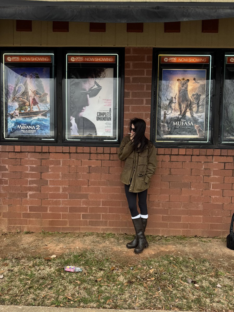 callmemomthats1's tweet photo. “one ticket please” 
“To what movie?” 
Me : https://t.co/I0nt3cqlcr