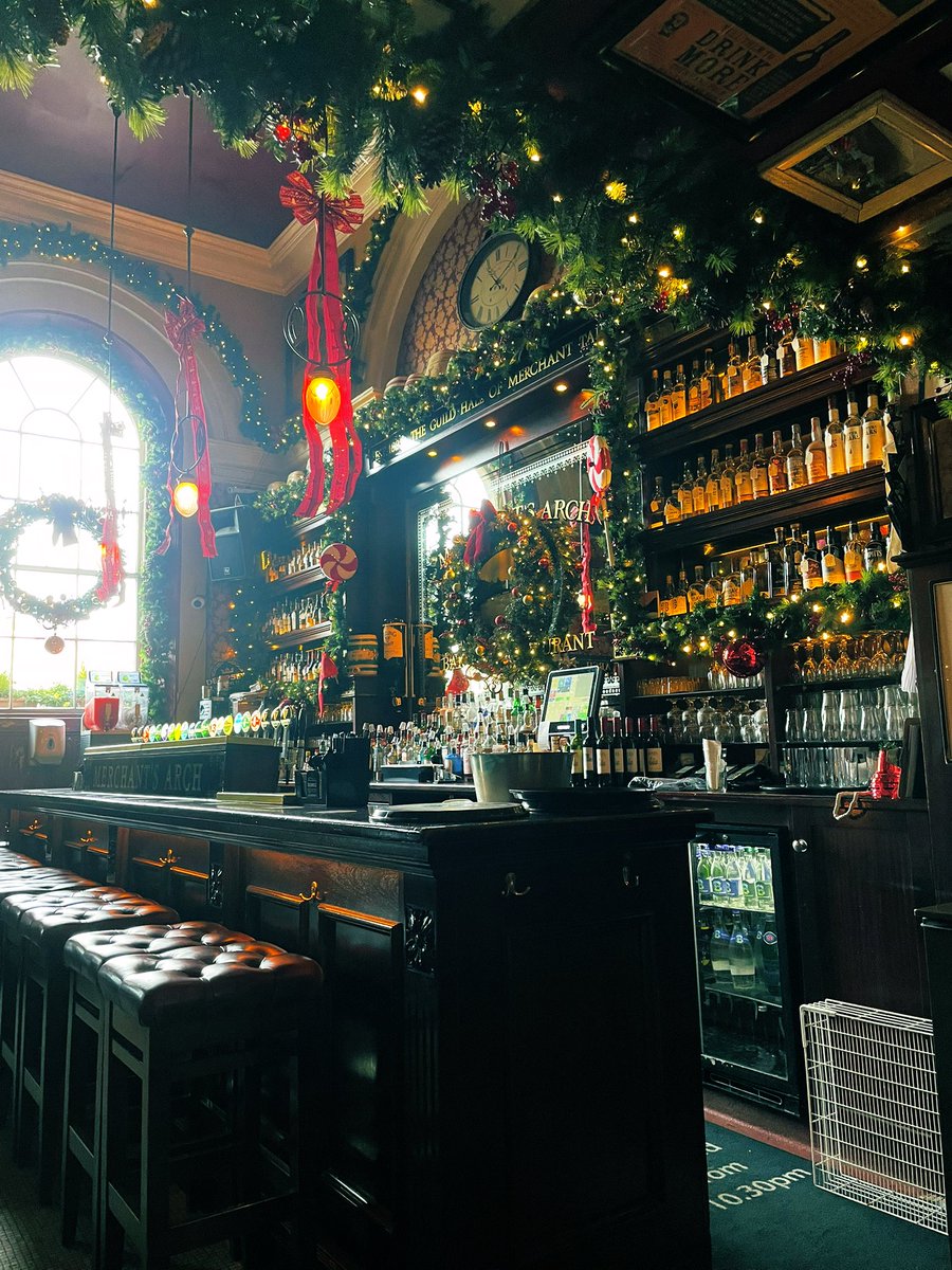 chloegraham15's tweet photo. Few days away to start the year off 🍀🍻 https://t.co/TzPWNe1Zcw