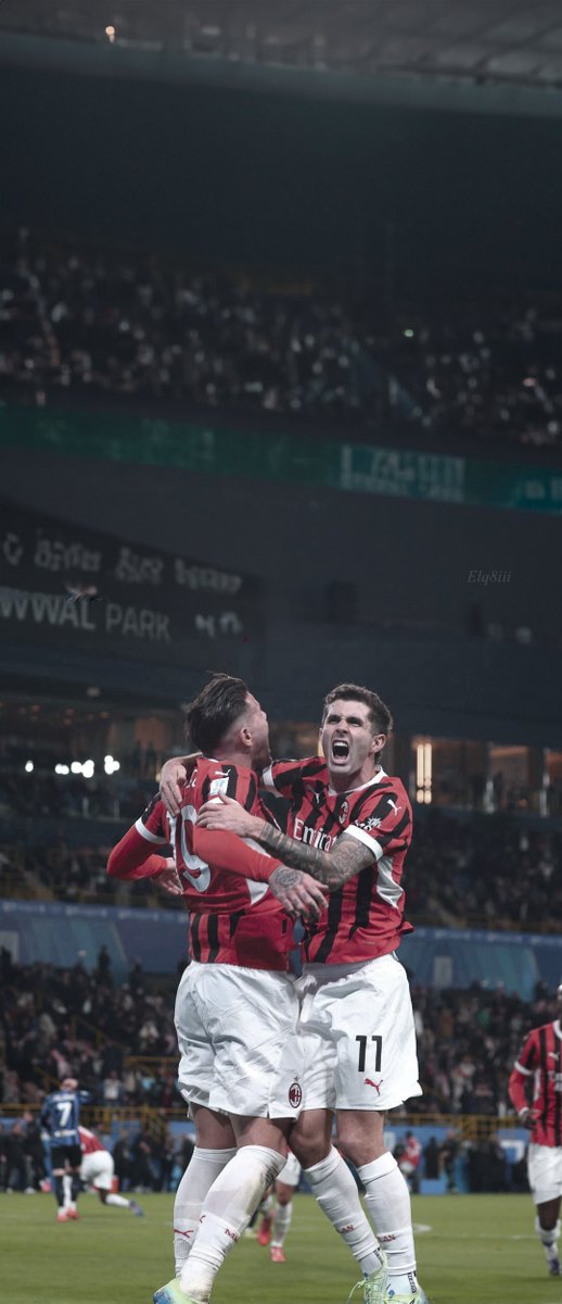 elq8iii's tweet photo. ⁴ᵏ #Wallpaper | forza acmilan  | #InterMilan | ᴬᵁᴿᴬ 🖤♥️👑 “ https://t.co/Ax7bfCothp