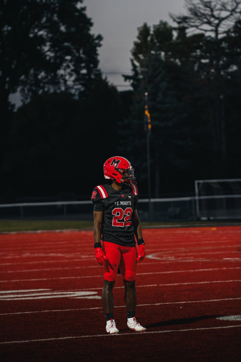 - AP All State First Team  ✔️
- All North Second Team ✔️
-  Detroit News ALL State First Team ✔️
-First Team All Catholic High school League ✔️
-All League ✔️
- 92 Tackles (57 Solo) 
- 18 Pass breakups 
- 2 Forced fumbles 

hudl.com/v/2RNtgk