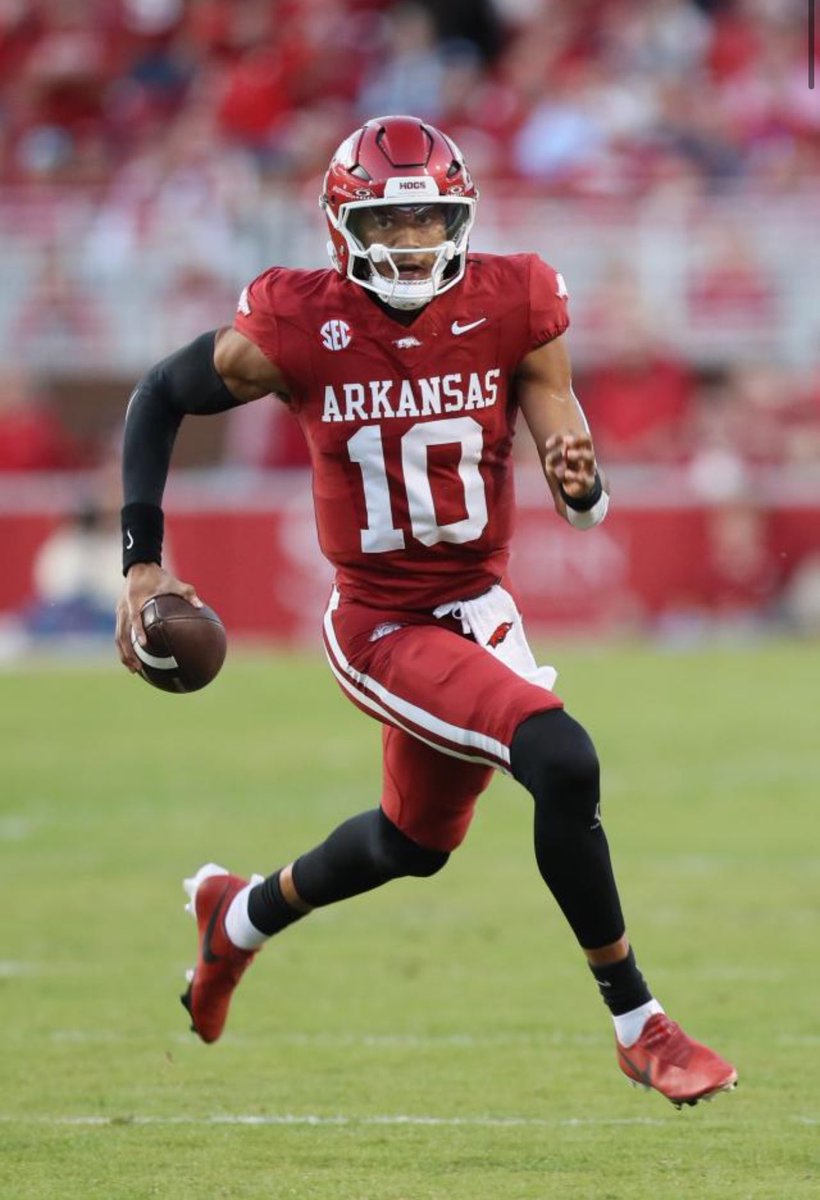 KavianBryant27's tweet photo. After a great conversation with @FishbackMiles I’m extremely blessed to receive an offer from the University of Arkansas #WPS 🐗 #AGTG https://t.co/q625niYqDM