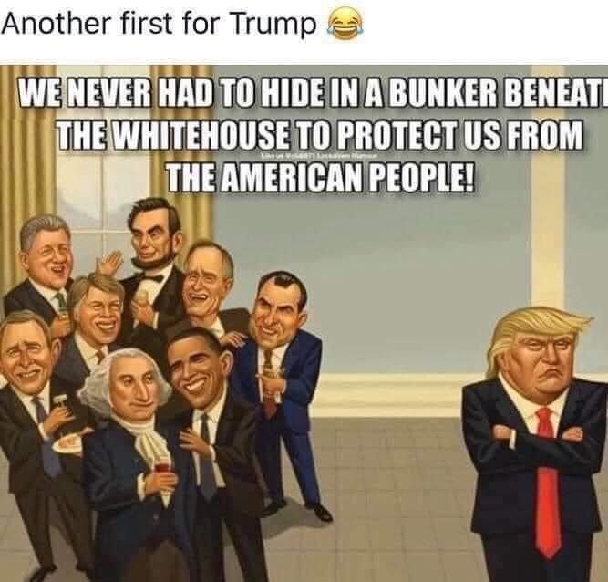 Trump's bleached blonde hair isn't the only thing that's yellow about him! 😆