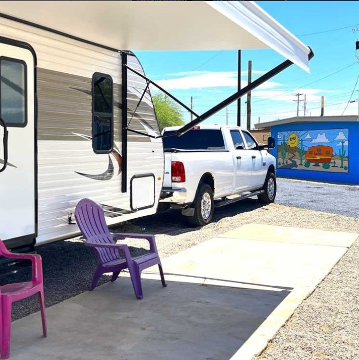SunshineMileRV's tweet image. The Tucson Gem Show is near! 🌟 Stay at Sunshine Mile RV Park—Tucson’s closest RV park to the University of Arizona &amp;amp; Downtown. Perfect for visitors, vendors, or anyone exploring Tucson’s best restaurants, bars &amp;amp; shops. Use code GEMSHOW for 10% off! 🏜️ #RVlife #VisitTucson